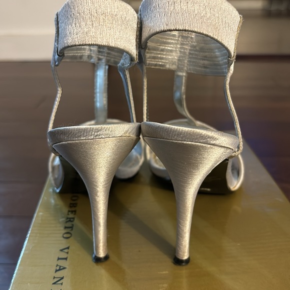 Roberto Viani silver sequin heels size 7.5 - Picture 3 of 3